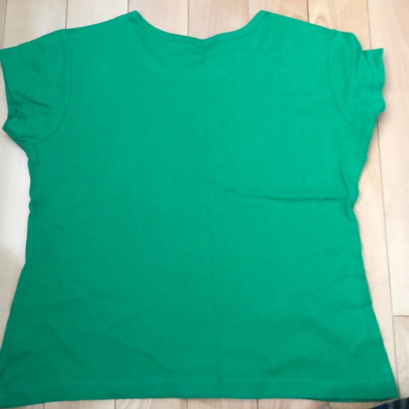 Beautiful green t-shirt!! - Picture 2 of 4